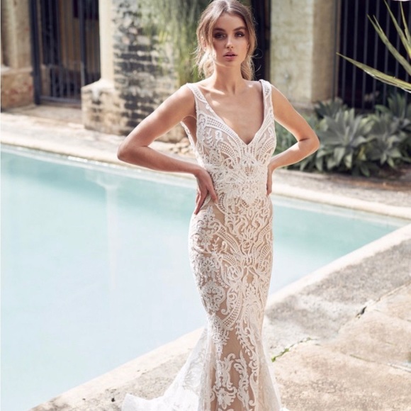 chinese dress ladies Hazel by Anna Campbell  Floral Lace & Chiffon Wedding Gown
